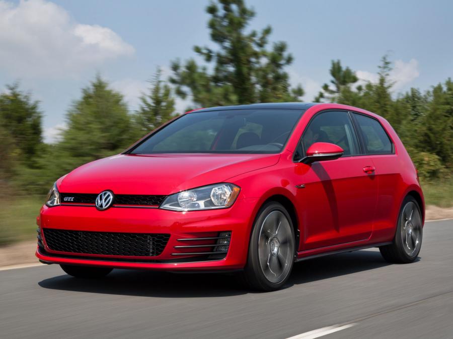  Volkswagen Golf GTi 3-Door 2015 года  (US) (фото 3 из 5)